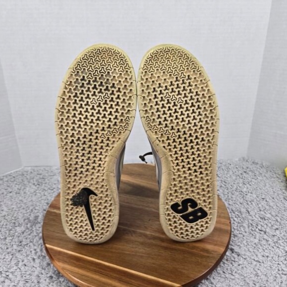 Nike SB Nyjah Atmosphere Grey True Berry Skating Sneakers Mens 11.5 AA4272-004 - Picture 7 of 7